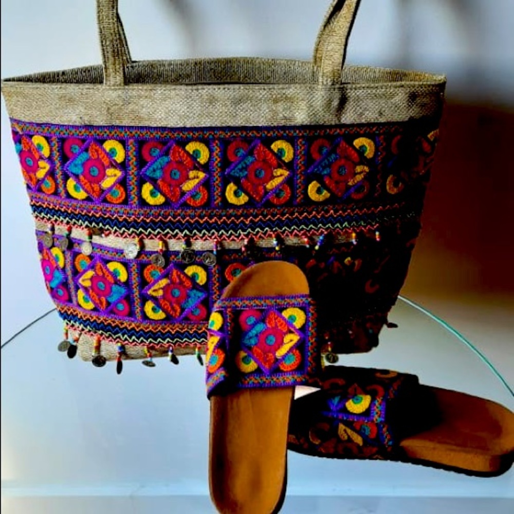 New set embroidery bead coin handbag & sandals